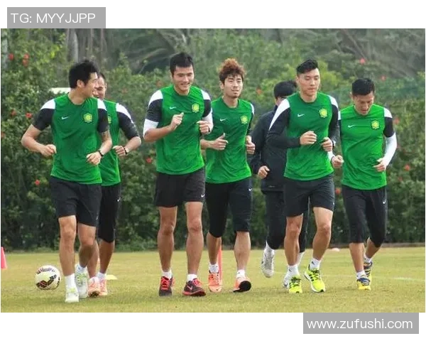 于大宝坚守绿茵场展现永不言弃精神谱写中国足球励志篇章 于大宝坚守绿茵场展现永不言弃精神谱写中国足球励志篇章